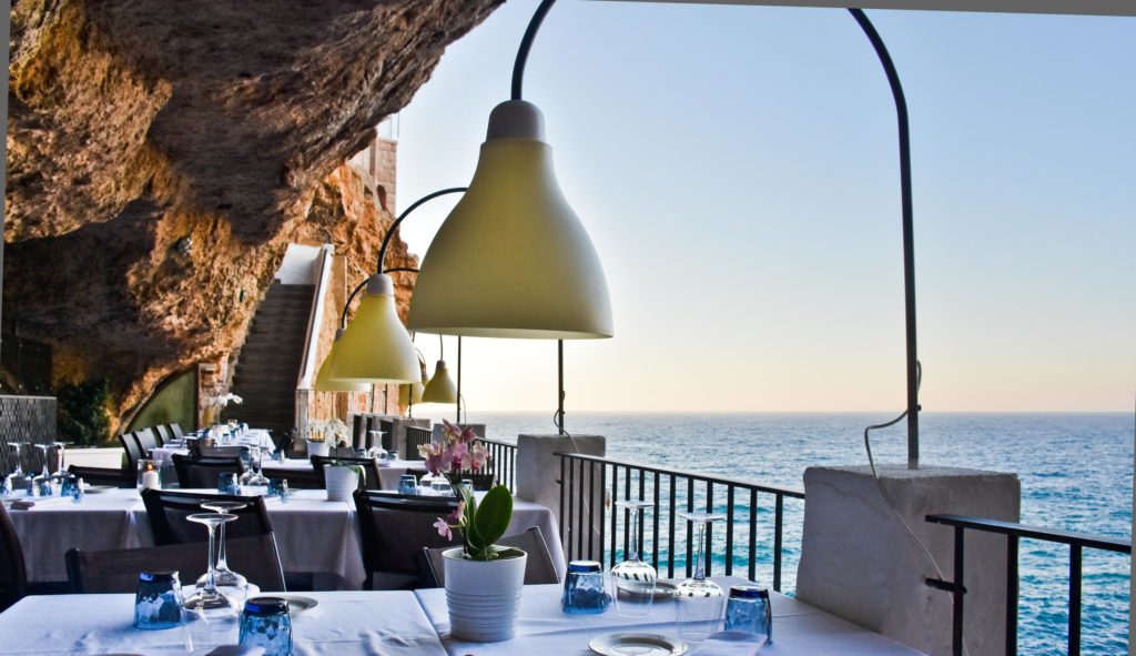 Restaurante Grotta Palazzese, Puglia, Italia 