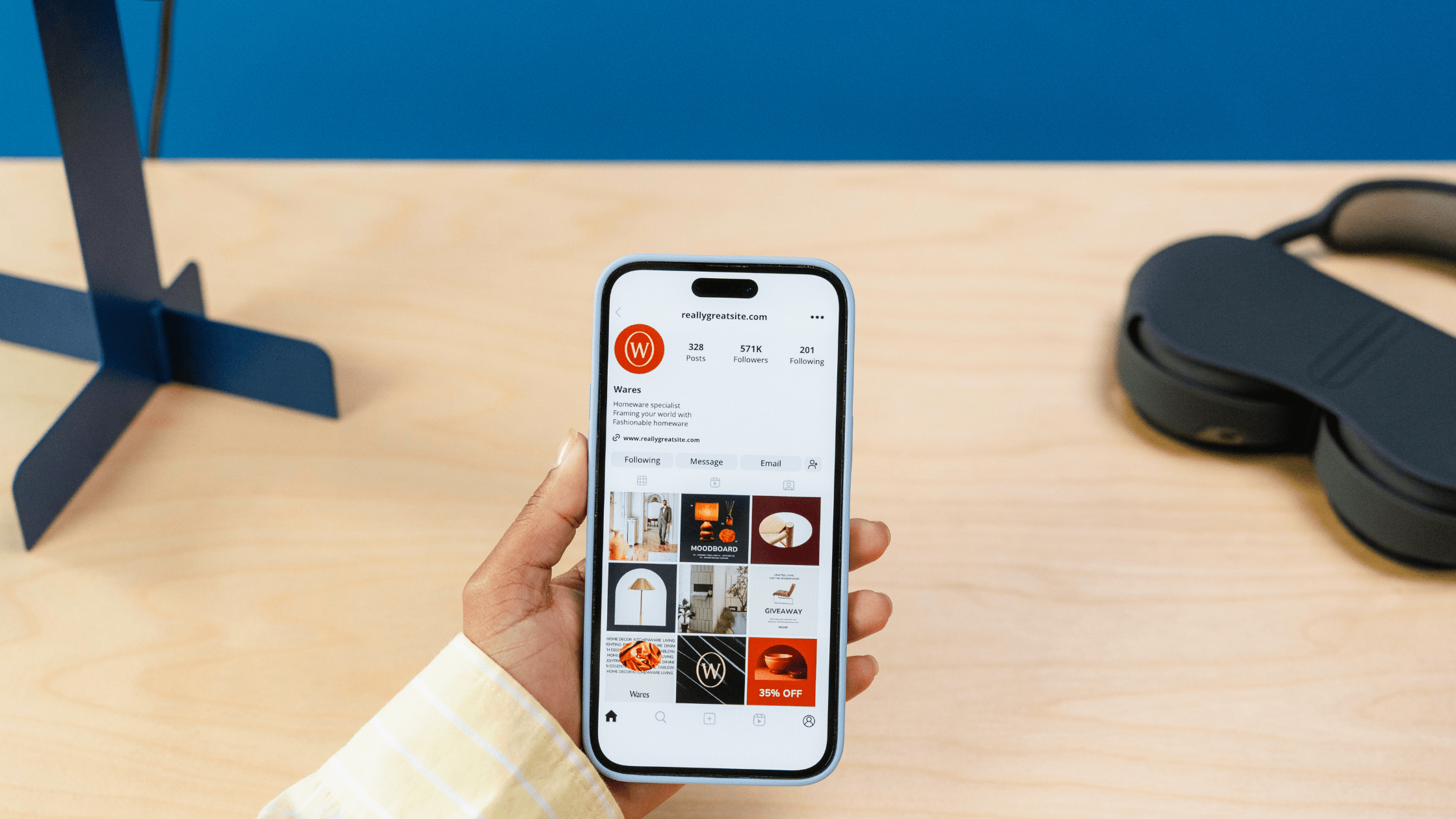 How to Use Social Media to Boost Your Hospitality Career